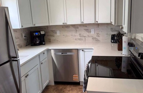 Ogallala House | The Spruce House Near Lake Mac 4BR Great Location