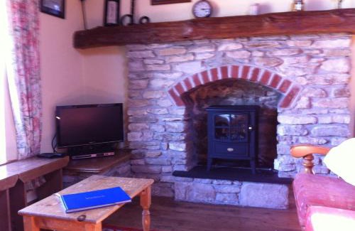 Swinford House | The Stables - 200 Year Old Stone Built Cottage