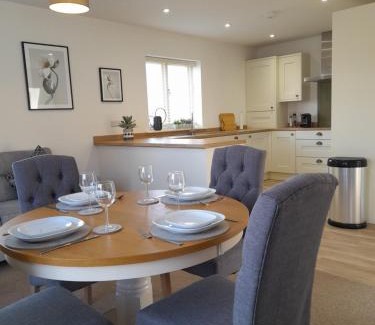 Melton Mowbray Apartment | The Stables a Contractor Family 2 bed Town House in Central Melton Mowbray
