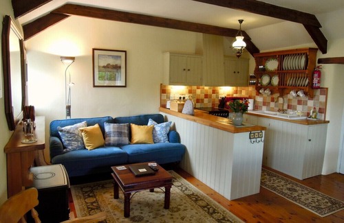 High Street Cottage | The Stables - Lanjeth