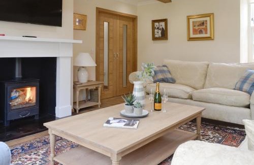 Montrose House | The Stables - Uk11108