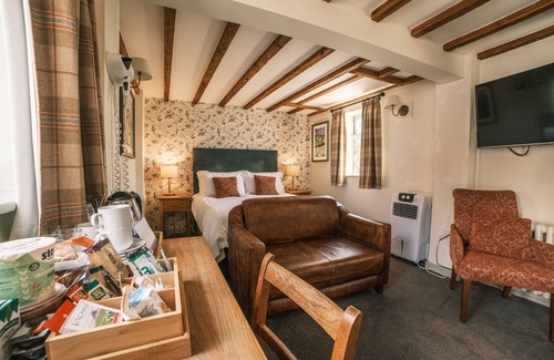 Saintbury Hotel | The Stag