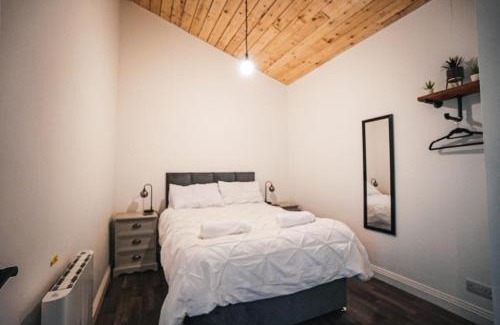 Longton House | The Stags Den