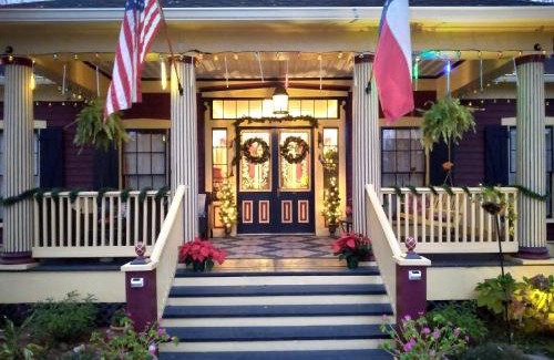 Jefferson Bed & Breakfast | The Steamboat Inn