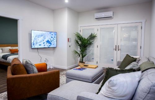 Revelstoke Apartment | The Stellar Condo - Cozy 2 Bedroom with Hot Tub