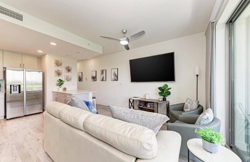North Trail Condo | The Strand, Luxury Condo, Breathtaking Water Views