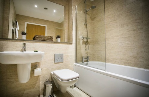 Frampton on Severn Hotel | The Stratford Park Hotel & Golf Club