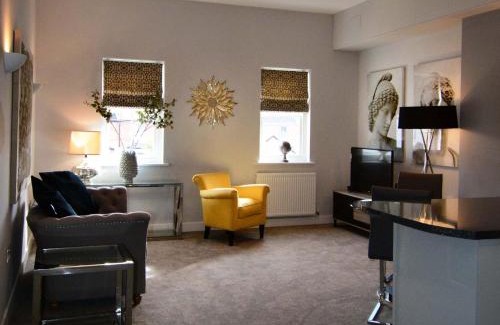 Whitnash Apartment | The Stratford Suite Dunara 6