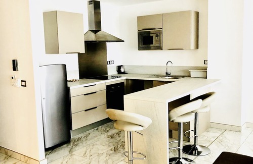 Toamasina Apartment | The Streamliner Hotel Apartment