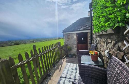 Longnor Apartment | The Studio in the Garden by Hillend Cottages