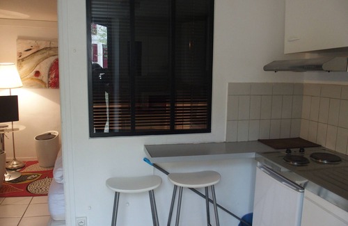 Chateaufort Apartment | The Studio of the Domaine de la Geneste