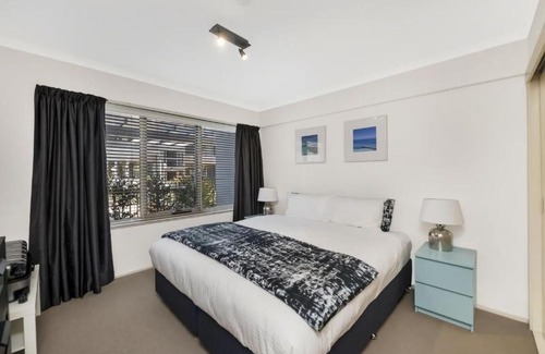 Manuka Apartment | The Summit E2 Kingston ACT