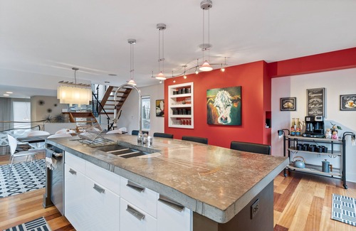 Tremont House | The Summit On Sixth Street-LUXURY MODERN 4BR Home