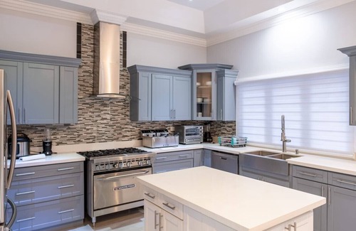 IronShore Estates Villa | THE SUN SEEKER VILLA 6 Bedrooms, fully staffed with butler & private chef.