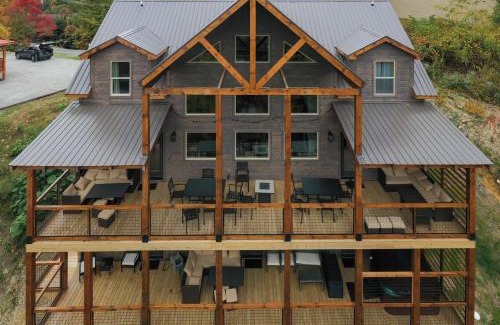 Chalet Village House | The Sundrop Hot Tub Game Room Community Pools