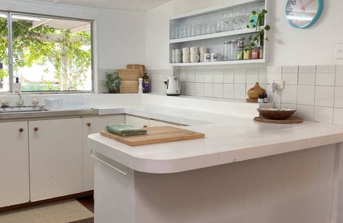 Falcon House | The Sunshine Shack - enjoy the beach and relax in our sunny holiday heaven