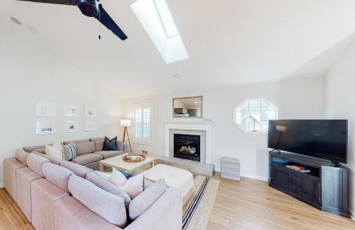Four Sisters House | The Surfbird