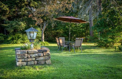 Swanzey Bed & Breakfast | The Tartan Fox at the Meadmere