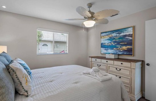 Mid Island Apartment | The Tequila Sunrise at Lazy Way