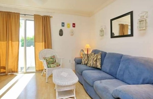 Ilexhurst Condo | The Terrace 3 2 Bedroom Townhouse by RedAwning
