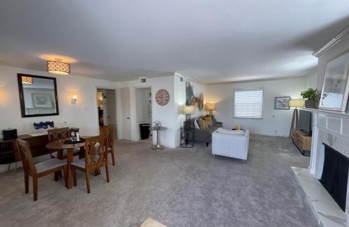 Uptown Apartment | The Terrace Room @ Galleria