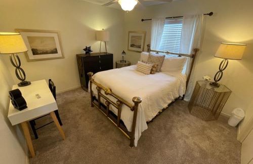 Uptown Apartment | The Terrace Room @ Galleria