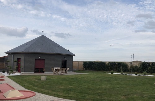 Omiecourt Ski Chalet | The Thalys chalet with its mini golf