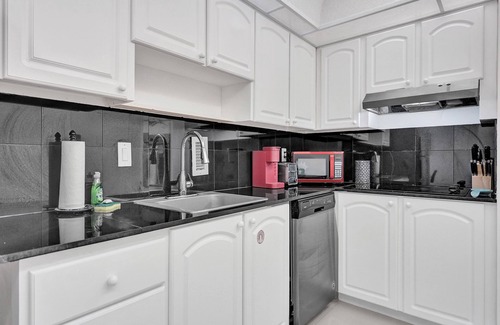 Hollywood South Central Beach Condo | The Tides Hollywood 12B