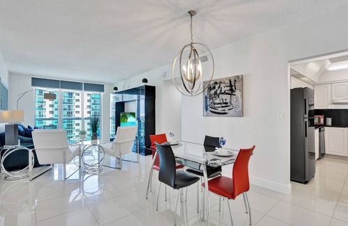 Hollywood South Central Beach Condo | The Tides Hollywood 12B