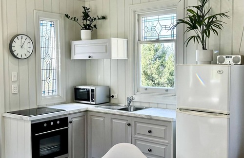 Mount Barker Summit Cottage | The Tin Tabernacle with spa