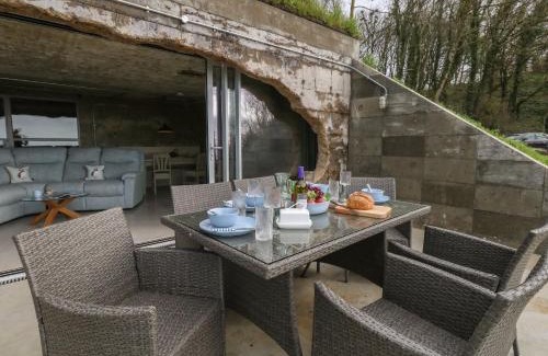 Osmington House | The Transmitter Bunker