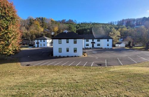 Tazewell Apartment | The Traveler On Main - Suite 1