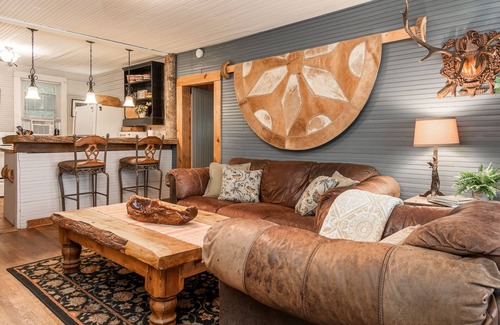 Zirconia Cottage | The Tree House, Vintage Mountain Retreat