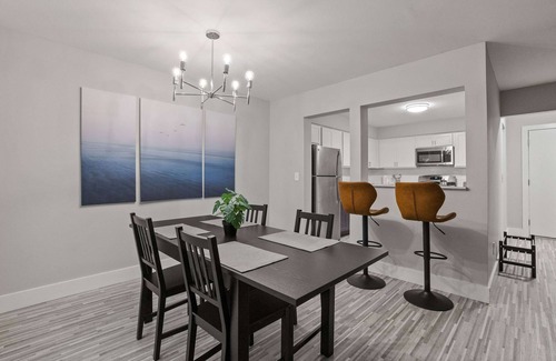 Rochester Apartment | The Ultimate Rochester Getaway Cozy & Inviting