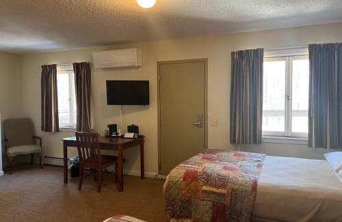 Londonderry Hotel | The Upper Pass Lodge