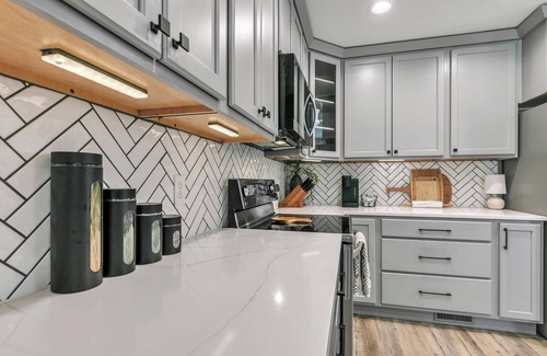 Mankato House | ~The Urban Oasis~Modern