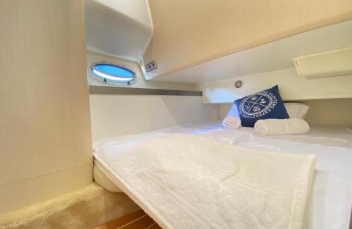 Poblats Maritims Boat Rental | The Valencia Yacht Experience