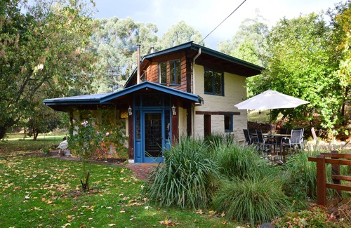 Healesville Cottage | The Valley Farm House