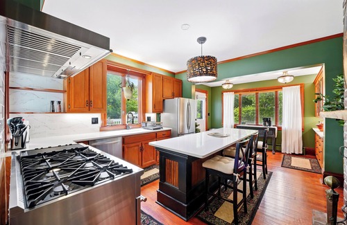 Canfield House | The Victorian House - Four Bedrooms - Two Bathrooms -