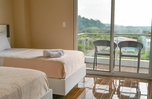 Cumanda Hotel | THE VIEW HOTEL