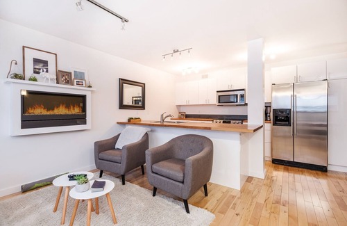 Whitehorse Apartment | The View - relax in the heart of Whitehorse