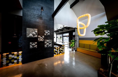 Suruga Ward Hotel | The Villa & Barrel Lounge