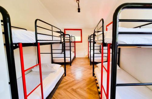 Strath Creek House | The Village Green Bunkhouse