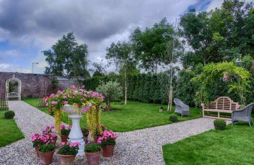 Bettystown Hotel | The Village Hotel, Bar and Restaurant