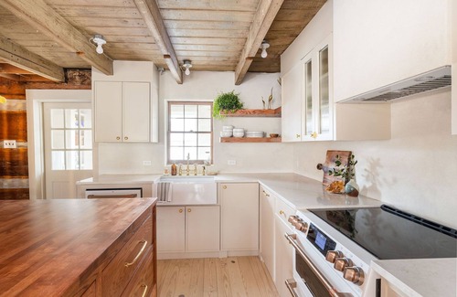 Ashland City House | The Vintage Inn - Nashville Private Lake Getaway
