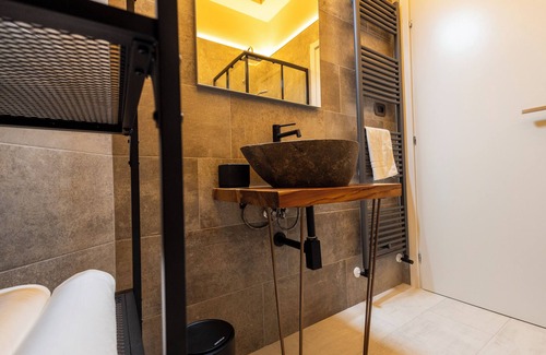 Villa Caldari House | The Vinum Suites