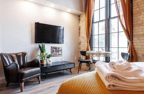 Stratford House | The Wallace Suite - Stratford