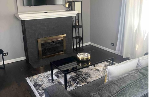 Lansing House | The Walter Experience-35 Mins from DT Chicago