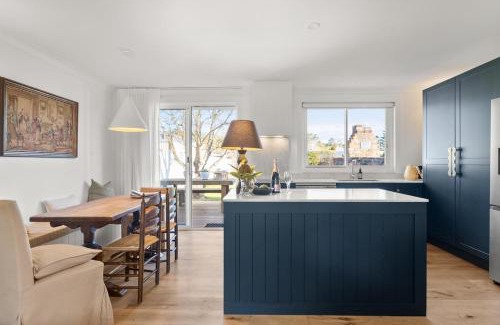 Robertson House | The Waratah Cottage