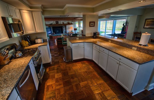 Sabillasville House | The Washington House (or for retreats book the whole Caboose Farm compound)